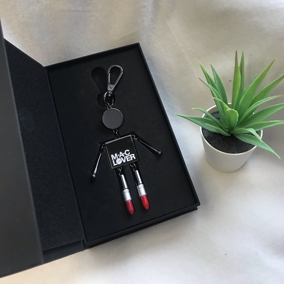 MAC Cosmetics Lover Obsessed Collectible Robot Keychain Key Ring - Picture 3 of 5